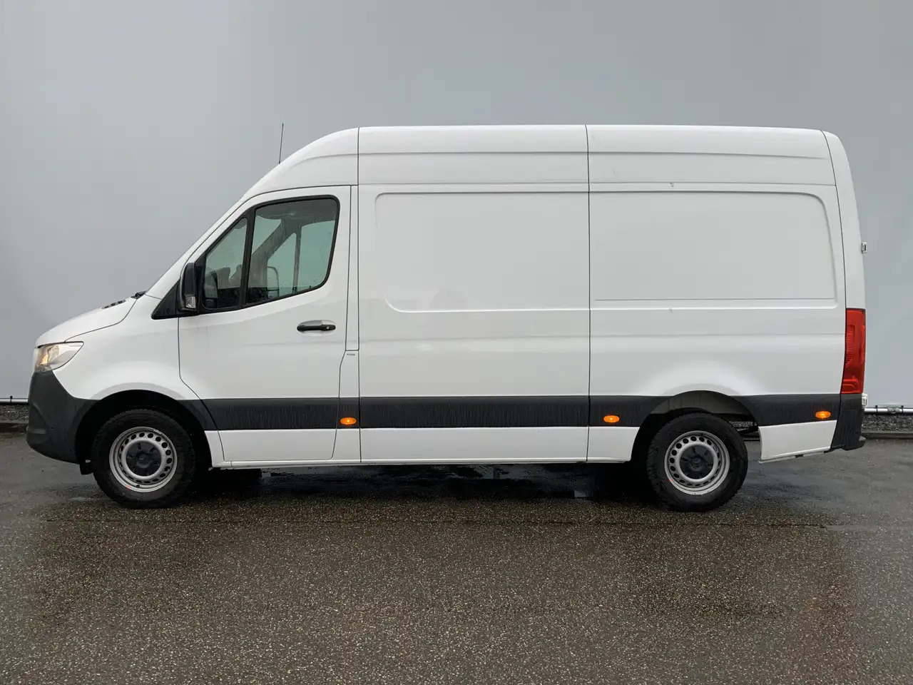 Mercedes-Benz Sprinter 317 1.9 CDI L2H2 Automaat Airco Cruise Navi Camera - Xe van chở hàng: hình 3 Mercedes-Benz Sprinter 317 1.9 CDI L2H2 Automaat Airco Cruise Navi Camera - Xe van chở hàng: hình 3