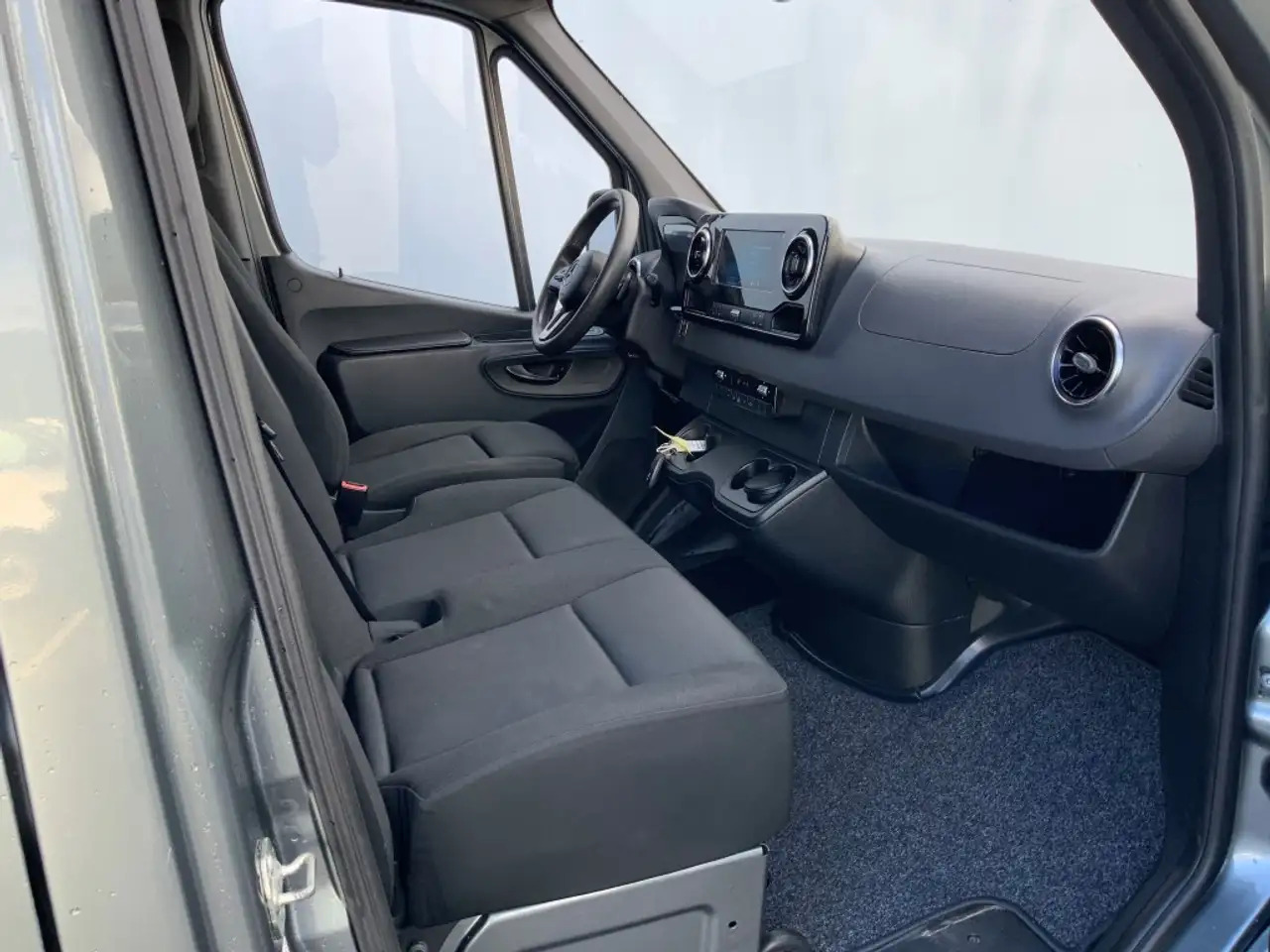 Xe van chở hàng Mercedes-Benz Sprinter 319 3.0 CDI Autom.L2H2 Airco Cruise 3 Zits MBux 10: hình 7