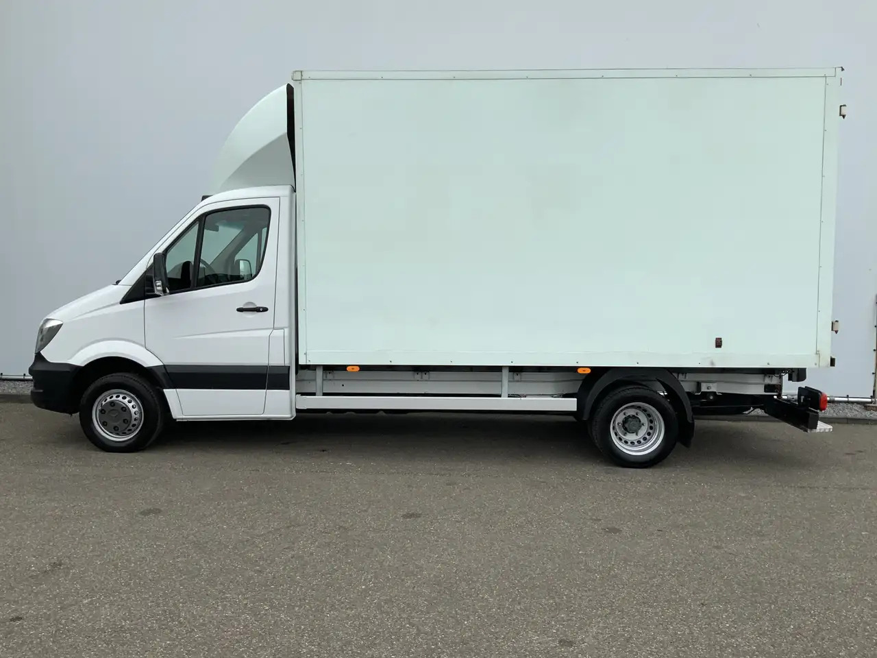 Mercedes-Benz Sprinter 516 2.2 CDI 432 Meubelbak&Deuren &Trap Airco 3 Zit - Xe tải nhỏ thùng kín: hình 3 Mercedes-Benz Sprinter 516 2.2 CDI 432 Meubelbak&Deuren &Trap Airco 3 Zit - Xe tải nhỏ thùng kín: hình 3