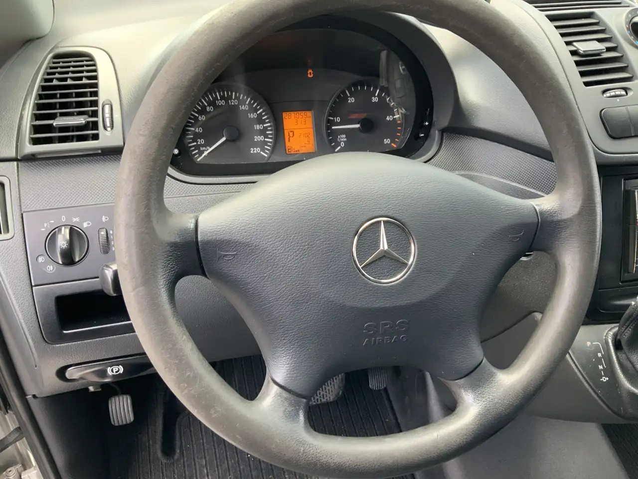 Mercedes-Benz Vito 122 CDI Automaat Koel Auto werkt 100 % 0.gr Airco - Xe van đông lạnh: hình 4 Mercedes-Benz Vito 122 CDI Automaat Koel Auto werkt 100 % 0.gr Airco - Xe van đông lạnh: hình 4