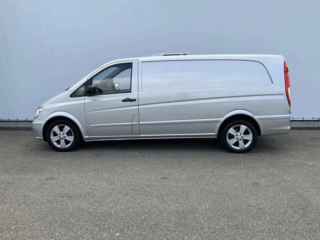 Mercedes-Benz Vito 122 CDI Automaat Koel Auto werkt 100 % 0.gr Airco - Xe van đông lạnh: hình 3 Mercedes-Benz Vito 122 CDI Automaat Koel Auto werkt 100 % 0.gr Airco - Xe van đông lạnh: hình 3