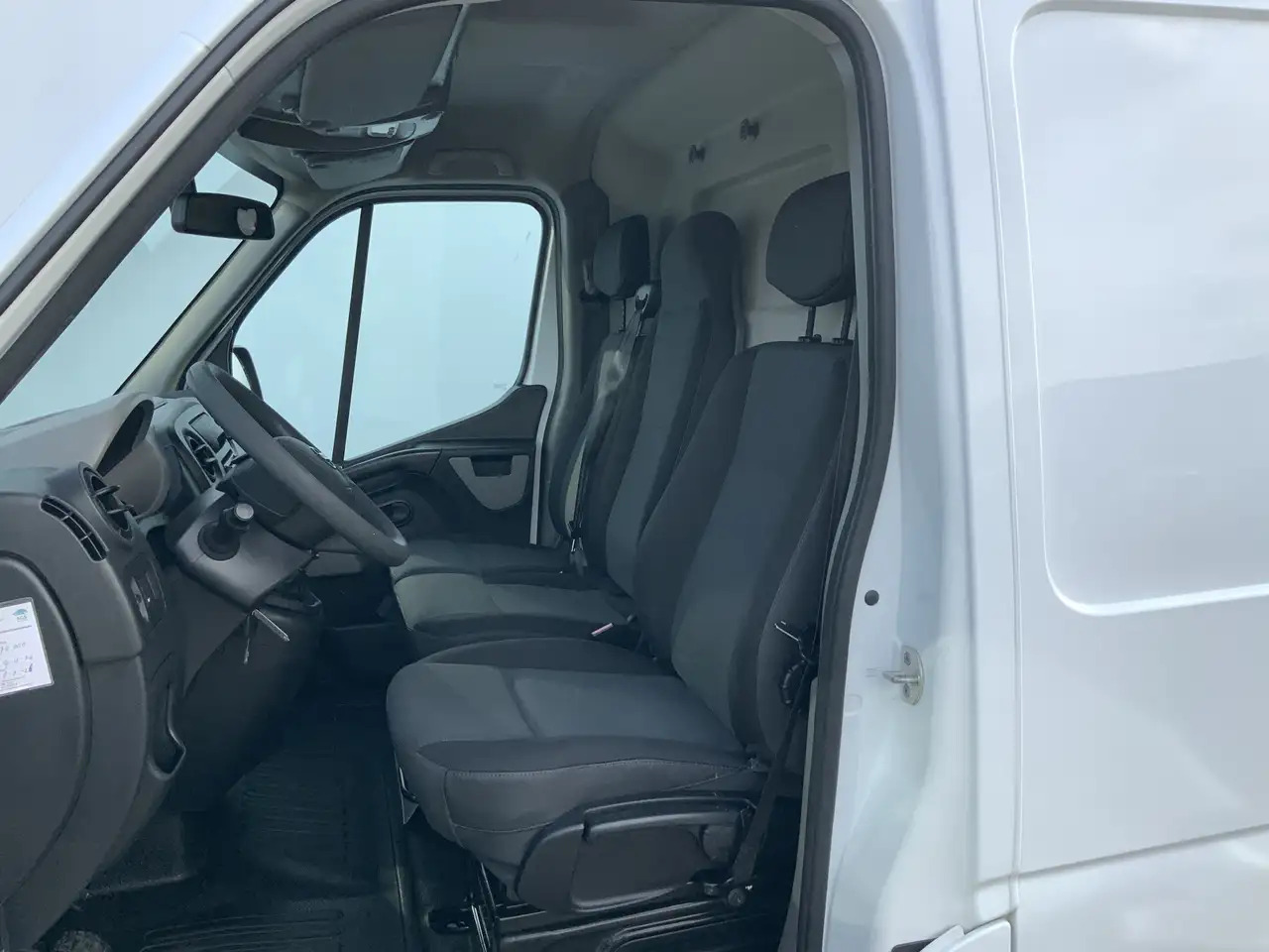 Nissan NV400 2.3 dCi L2H2 Optima L2H2 Airco Cruise Trekhaak 250 - Xe van chở hàng: hình 4 Nissan NV400 2.3 dCi L2H2 Optima L2H2 Airco Cruise Trekhaak 250 - Xe van chở hàng: hình 4
