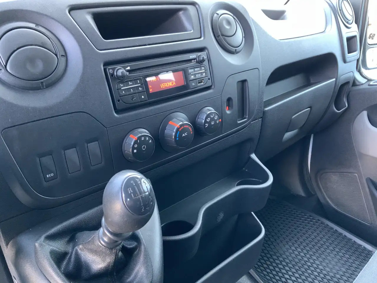 Nissan NV400 2.3 dCi L3H1 Dub Cab 3 Zijde Kipper Airco Bakmaat - Xe ben nhỏ: hình 5 Nissan NV400 2.3 dCi L3H1 Dub Cab 3 Zijde Kipper Airco Bakmaat - Xe ben nhỏ: hình 5