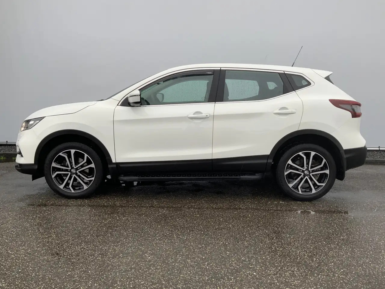 Nissan Qashqai 1.3 DIG-T Visia A SUV Airco Cruise Groot Scherm Na - SUV: hình 4 Nissan Qashqai 1.3 DIG-T Visia A SUV Airco Cruise Groot Scherm Na - SUV: hình 4