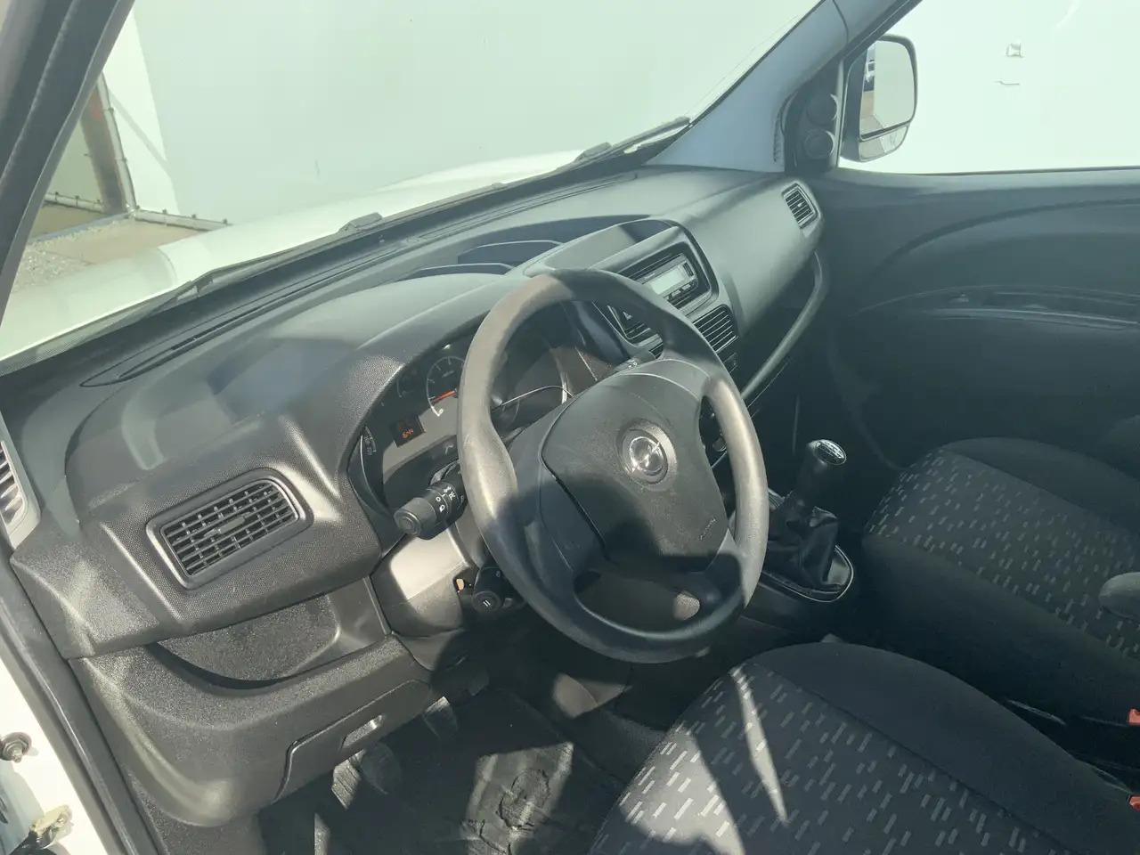 Opel Combo 1.3 CDTi L1H1 EXPORT ecoFLEX Edition Airco Trekhaa - Xe van nhỏ gọn: hình 5 Opel Combo 1.3 CDTi L1H1 EXPORT ecoFLEX Edition Airco Trekhaa - Xe van nhỏ gọn: hình 5