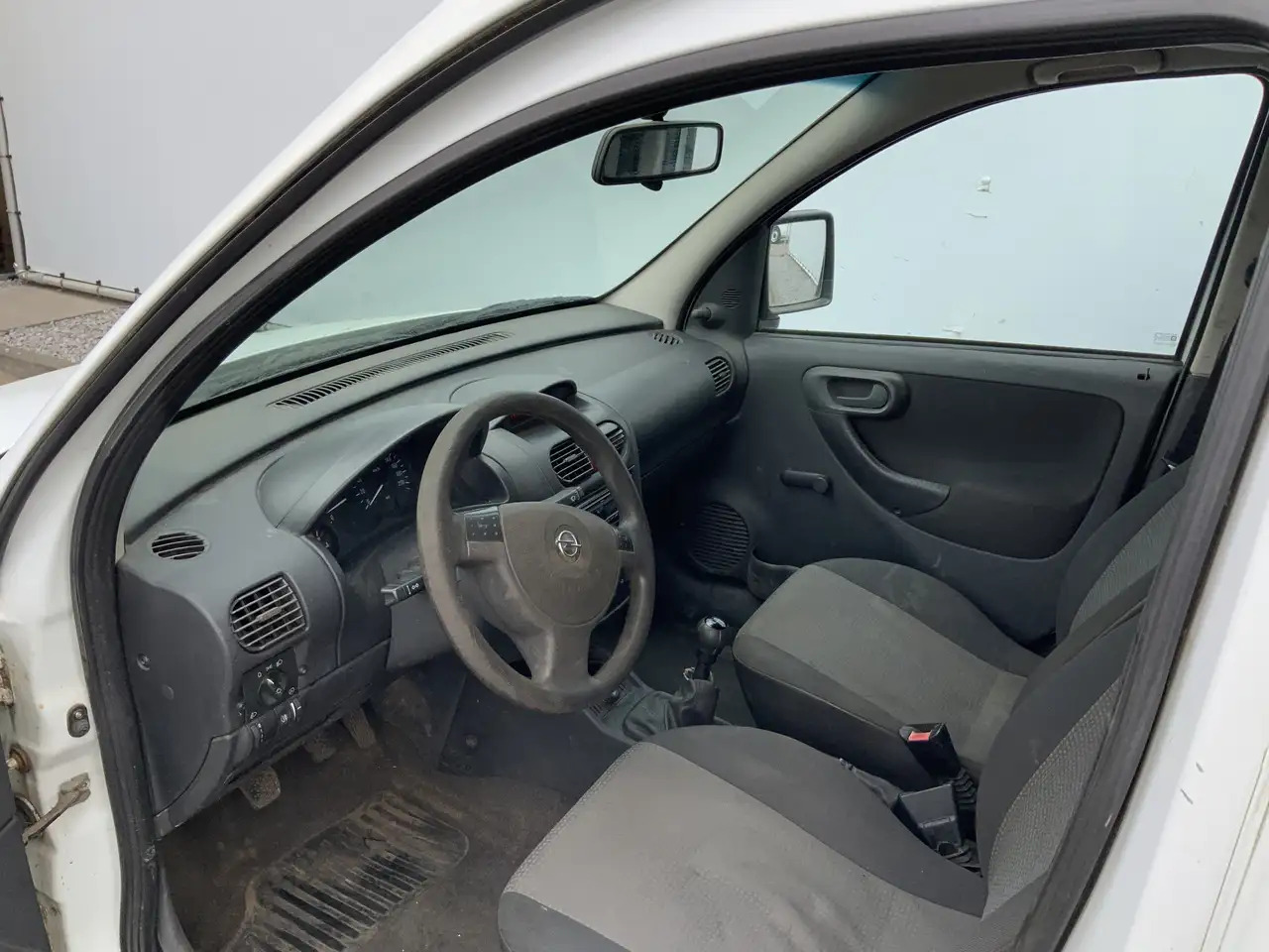Opel Combo 1.3 CDTi Selection Trekhaak 1000 kg Euro 5 - Xe van nhỏ gọn: hình 5 Opel Combo 1.3 CDTi Selection Trekhaak 1000 kg Euro 5 - Xe van nhỏ gọn: hình 5