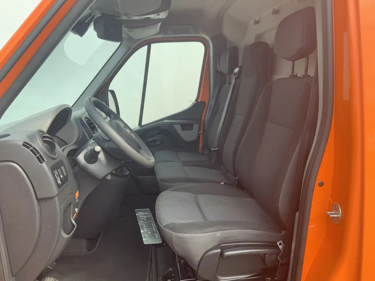 Opel Movano 2.3 CDTI L2H3 Airco Cruise 3 Zits Trekhaak 2500 kg - Xe van chở hàng: hình 4 Opel Movano 2.3 CDTI L2H3 Airco Cruise 3 Zits Trekhaak 2500 kg - Xe van chở hàng: hình 4