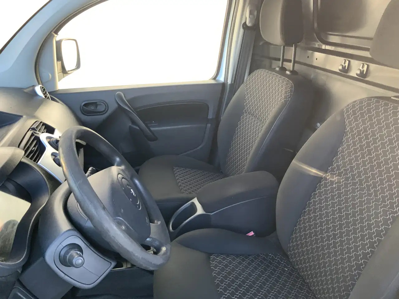Renault Kangoo Express 1.5 dCi 70 Express Comfort Airco Trekhaak - Xe van nhỏ gọn: hình 5 Renault Kangoo Express 1.5 dCi 70 Express Comfort Airco Trekhaak - Xe van nhỏ gọn: hình 5