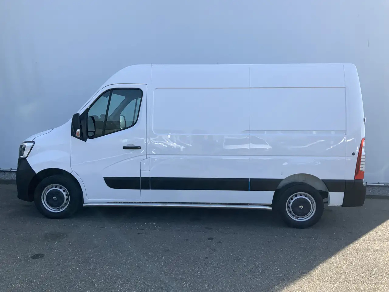 Renault Master T35 2.3 dCi 135 L2H2 Airco Cruise Navi Side Bar Ca - Xe van chở hàng: hình 3 Renault Master T35 2.3 dCi 135 L2H2 Airco Cruise Navi Side Bar Ca - Xe van chở hàng: hình 3