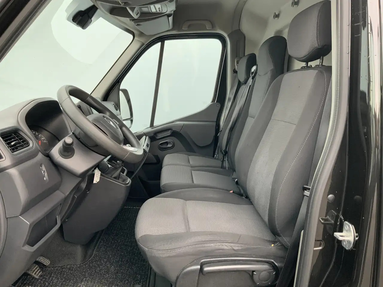 Renault Master T35 2.3 dCi 150 L2H2 Airco Cruise 3 Zits Camera Tr - Xe van chở hàng: hình 4 Renault Master T35 2.3 dCi 150 L2H2 Airco Cruise 3 Zits Camera Tr - Xe van chở hàng: hình 4