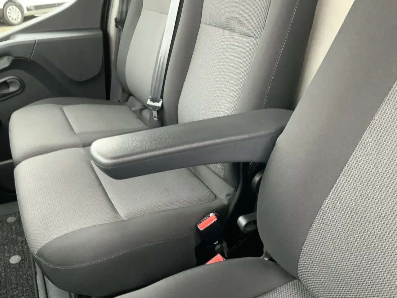 Xe van chở hàng Renault Master T35 2.3 dCi 150 L2H2 Airco Cruise Camera 3 Zits Na: hình 12