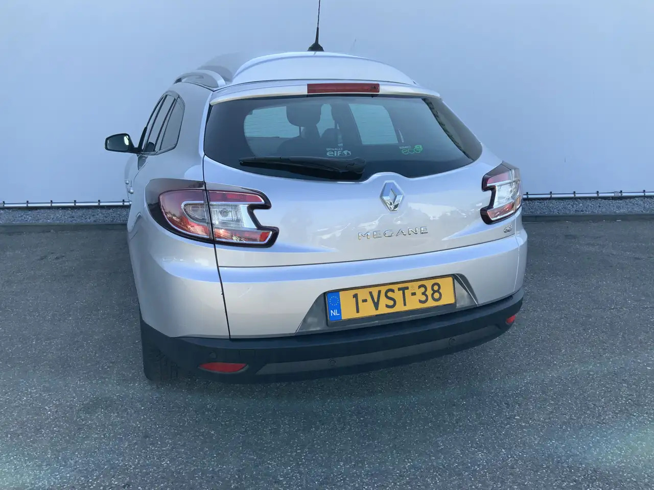 Renault Megane 1.5 dCi Expression Airco Navi Grijs Kenteken Euro - Xe hơi: hình 2 Renault Megane 1.5 dCi Expression Airco Navi Grijs Kenteken Euro - Xe hơi: hình 2