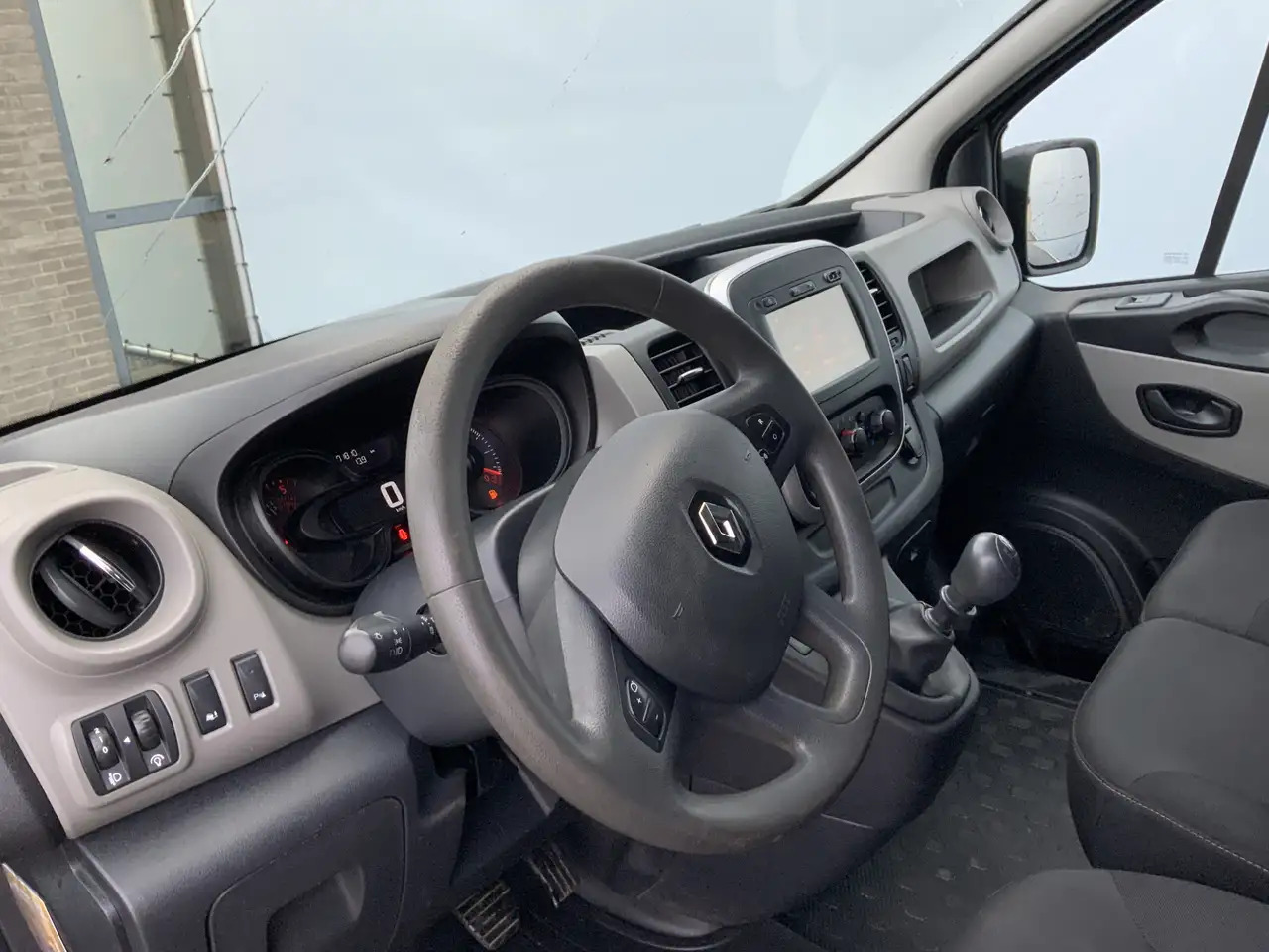 Renault Trafic 1.6 dCi T29 L2H1 Airco Cruise Trerkhaak 2000kg 3 Z - Xe van chở hàng: hình 5 Renault Trafic 1.6 dCi T29 L2H1 Airco Cruise Trerkhaak 2000kg 3 Z - Xe van chở hàng: hình 5