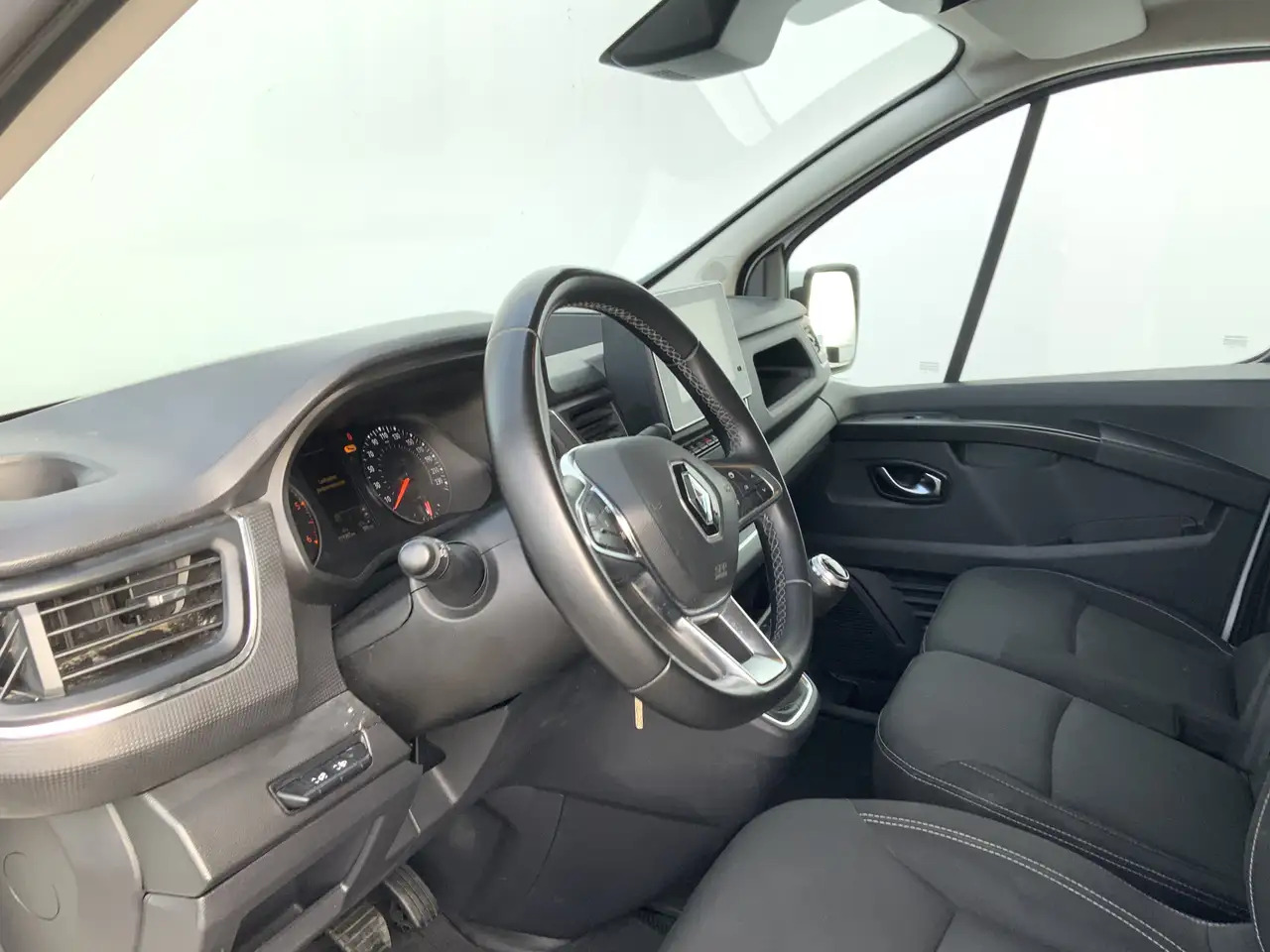 Renault Trafic 2.0 dCi 130 T30 L2H1 Work Edition Airco Cruise Nav - Xe van chở hàng: hình 5 Renault Trafic 2.0 dCi 130 T30 L2H1 Work Edition Airco Cruise Nav - Xe van chở hàng: hình 5