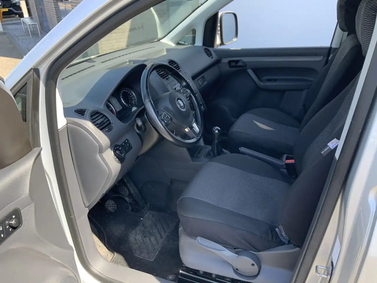 Volkswagen Caddy 1.6 TDI Airco Imperiaal Trekhaak 1400 kg navi Crui - Xe van nhỏ gọn: hình 4 Volkswagen Caddy 1.6 TDI Airco Imperiaal Trekhaak 1400 kg navi Crui - Xe van nhỏ gọn: hình 4