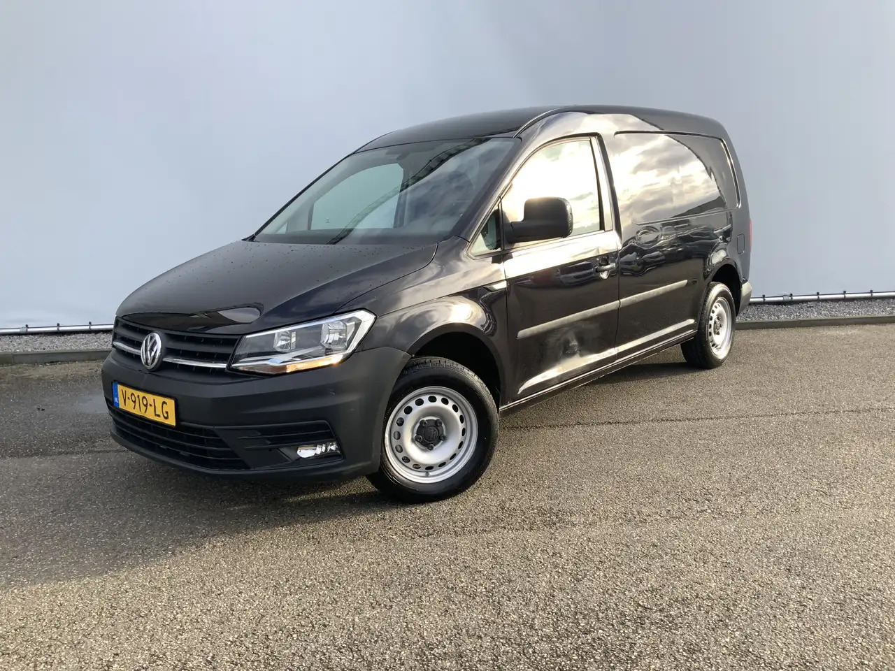 Volkswagen Caddy 2.0 TDI L2H1 BMT Maxi Highline Maxi Rond Om Schade - Xe van nhỏ gọn: hình 1 Volkswagen Caddy 2.0 TDI L2H1 BMT Maxi Highline Maxi Rond Om Schade - Xe van nhỏ gọn: hình 1