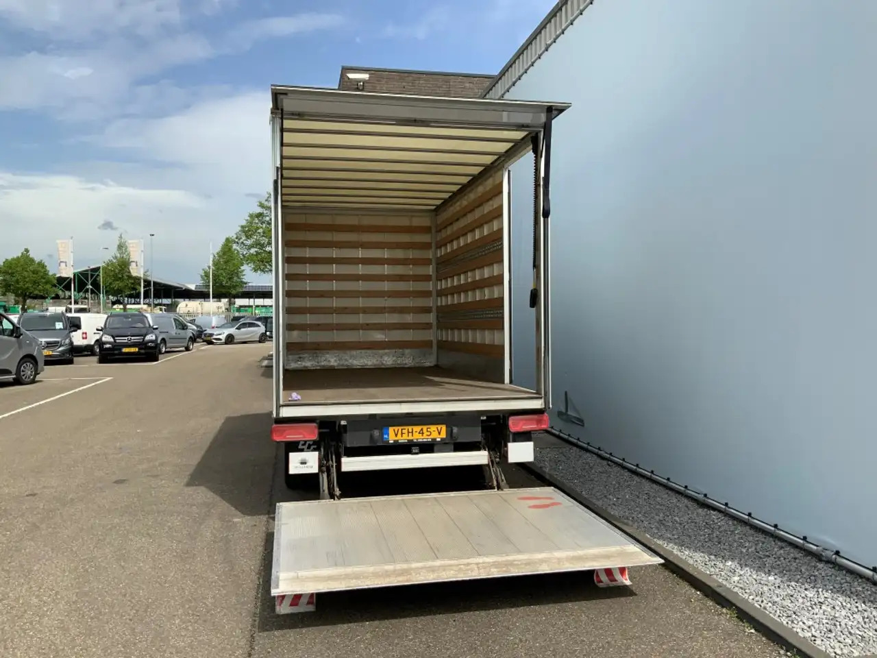 Xe tải nhỏ thùng kín Volkswagen Crafter 35 2.0 TDI L4 Meubelbak & Lift Automaat Airco Crui: hình 16