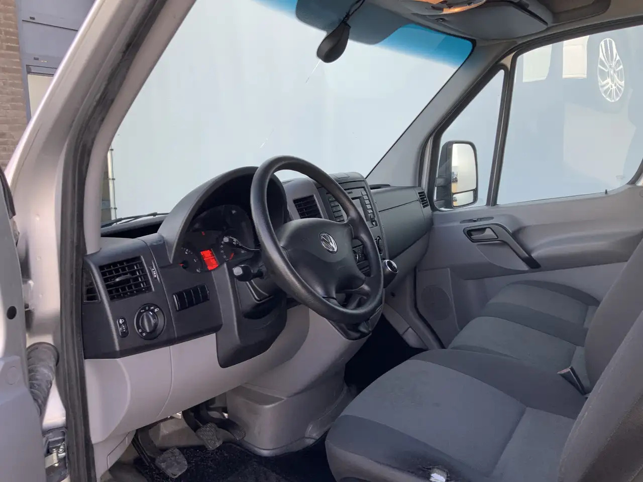 Volkswagen Crafter 46 2.0 TDI L3H1 Airco Cruise Lucht Geveerd Lier Tr - Xe tải kéo: hình 5 Volkswagen Crafter 46 2.0 TDI L3H1 Airco Cruise Lucht Geveerd Lier Tr - Xe tải kéo: hình 5