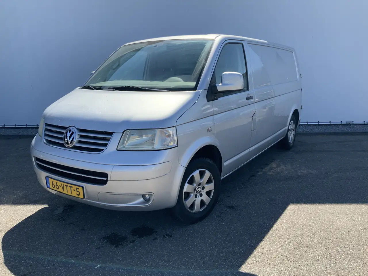 Volkswagen T5 Transporter 1.9 TDI 340 MHD (Versnellingsbak Defekt !!)Airco 3 - Xe van chở hàng: hình 1 Volkswagen T5 Transporter 1.9 TDI 340 MHD (Versnellingsbak Defekt !!)Airco 3 - Xe van chở hàng: hình 1