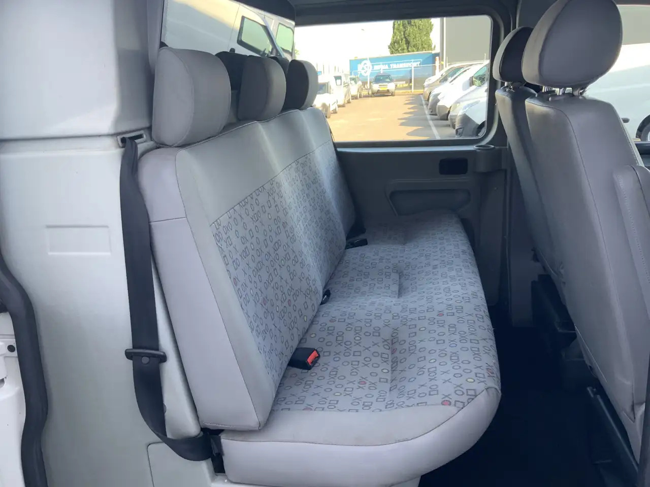 Volkswagen T5 Transporter 2.5 TDI 300 Budgetline Automaat DubCab Airco Trekh - Xe tải van: hình 4 Volkswagen T5 Transporter 2.5 TDI 300 Budgetline Automaat DubCab Airco Trekh - Xe tải van: hình 4