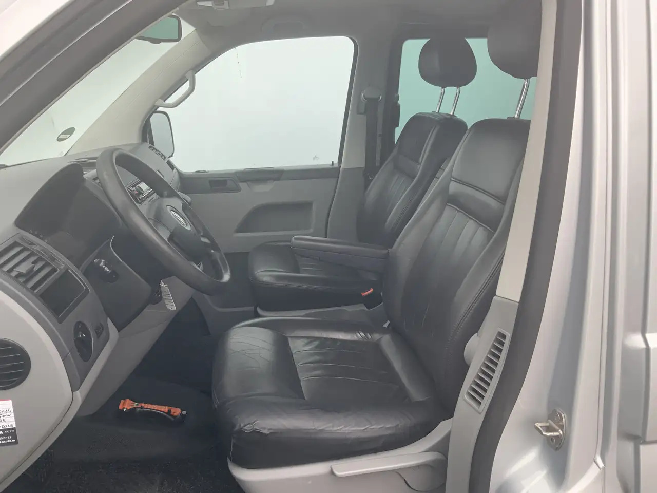 Volkswagen T5 Transporter 2.5 TDI 340 Automaat Trendline Dub Cab 5 Zits Leer - Xe tải van: hình 5 Volkswagen T5 Transporter 2.5 TDI 340 Automaat Trendline Dub Cab 5 Zits Leer - Xe tải van: hình 5