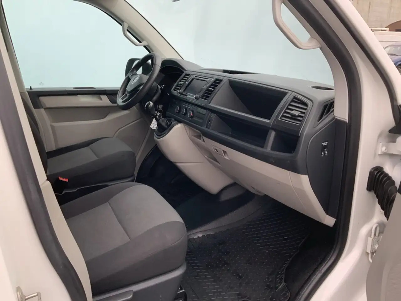 Volkswagen T6 Transporter 2.0 TDI L1H1 Comfortline Airco Navi Trekhaak 2200 - Xe van chở hàng: hình 5 Volkswagen T6 Transporter 2.0 TDI L1H1 Comfortline Airco Navi Trekhaak 2200 - Xe van chở hàng: hình 5