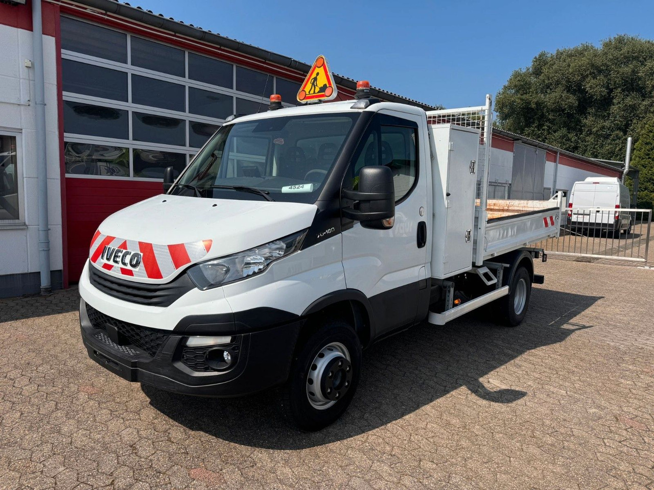 Iveco 70C18 Kipper 3625 kg Nutzlast! Klima EURO 6C - Xe ben nhỏ: hình 1 Iveco 70C18 Kipper 3625 kg Nutzlast! Klima EURO 6C - Xe ben nhỏ: hình 1