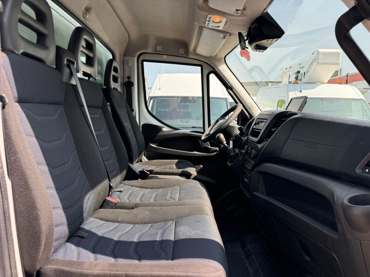 Xe ben nhỏ Iveco 70C18 Kipper 3625 kg Nutzlast! Klima EURO 6C: hình 14