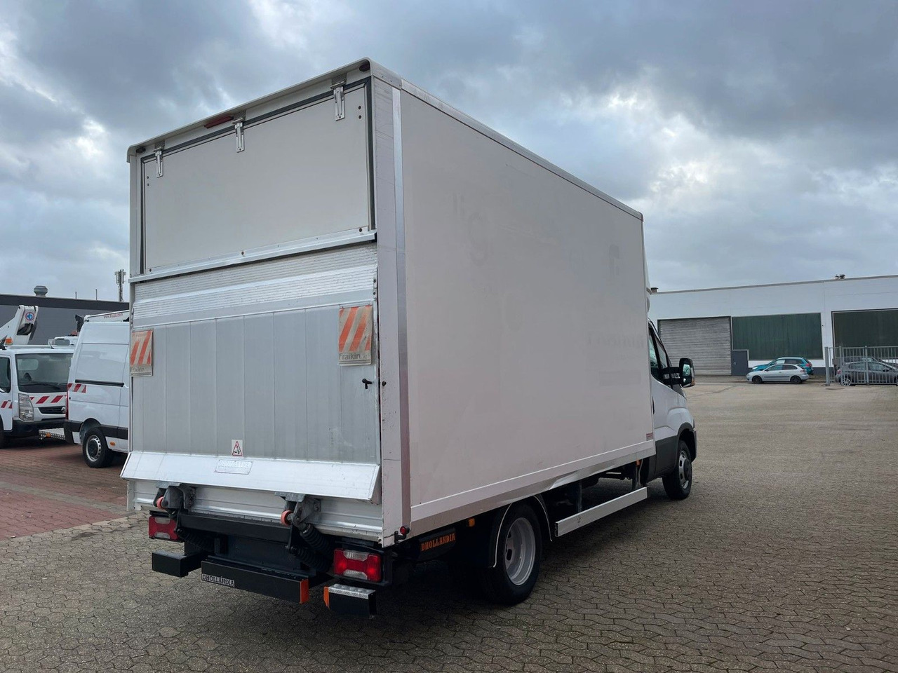 Iveco Daily Koffer 4.2m Ladebordwand Dhollandia Klima - Xe tải nhỏ thùng kín: hình 4 Iveco Daily Koffer 4.2m Ladebordwand Dhollandia Klima - Xe tải nhỏ thùng kín: hình 4