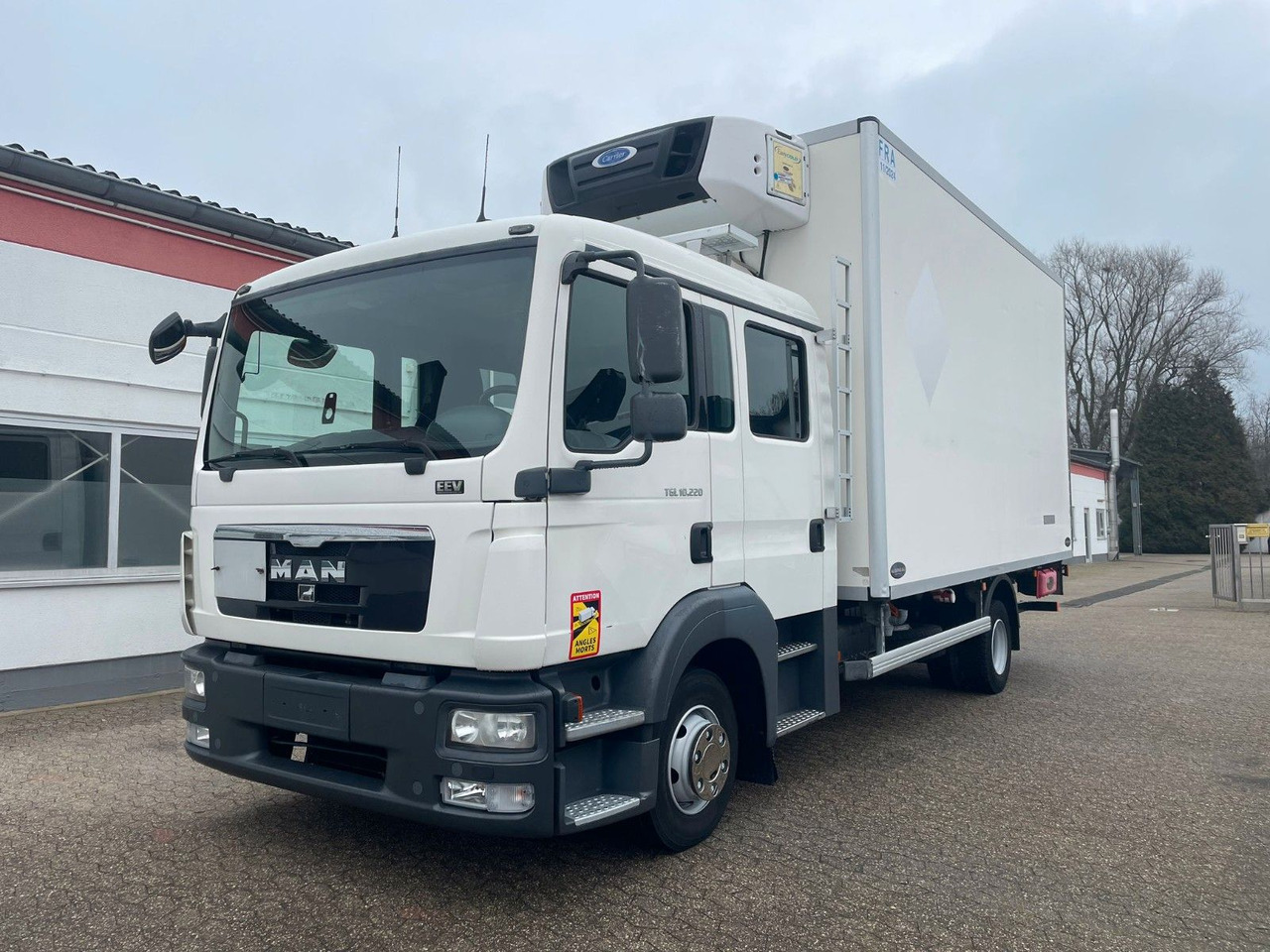 Xe tải hộp MAN TGL 10.220 EEV Doka Tiefkühlkoffer Ladebordwand: hình 1