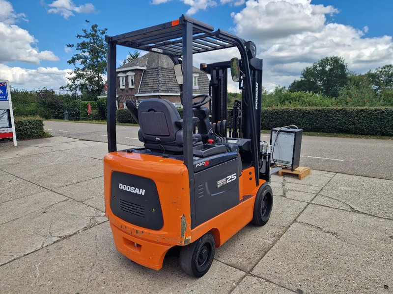 Doosan BC25-S-5 2500kg elektrisch ALS NIEUW! - Xe nâng điện: hình 4 Doosan BC25-S-5 2500kg elektrisch ALS NIEUW! - Xe nâng điện: hình 4