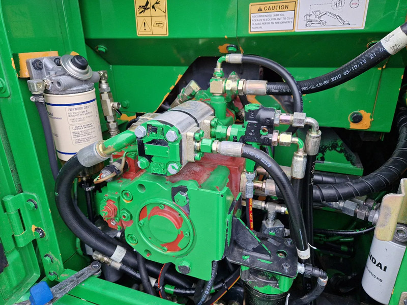 Hyundai Robex 160W-9A met 6-cilinder Cummins motor - Máy xúc bánh lốp: hình 4 Hyundai Robex 160W-9A met 6-cilinder Cummins motor - Máy xúc bánh lốp: hình 4
