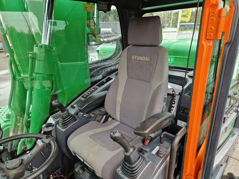 Máy xúc bánh lốp Hyundai Robex 160W-9A met 6-cilinder Cummins motor: hình 7