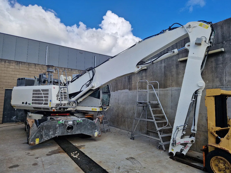 Sennebogen 821 overslagkraan - Máy cạp rác/ Công nghiệp: hình 4 Sennebogen 821 overslagkraan - Máy cạp rác/ Công nghiệp: hình 4