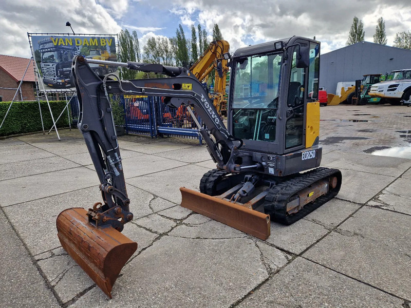 Volvo ECR25D met 2562 uur - Máy xúc mini: hình 1 Volvo ECR25D met 2562 uur - Máy xúc mini: hình 1