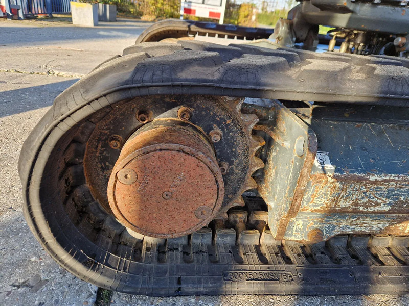 Máy xúc mini WACKER NEUSON 2404RD kan op een (berg)helling draaien: hình 14