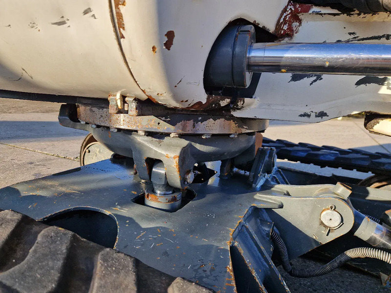 WACKER NEUSON 2404RD kan op een (berg)helling draaien - Máy xúc mini: hình 3 WACKER NEUSON 2404RD kan op een (berg)helling draaien - Máy xúc mini: hình 3