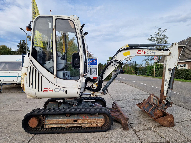 WACKER NEUSON 2404RD, kan op een berghelling draaien - Máy xúc mini: hình 4 WACKER NEUSON 2404RD, kan op een berghelling draaien - Máy xúc mini: hình 4