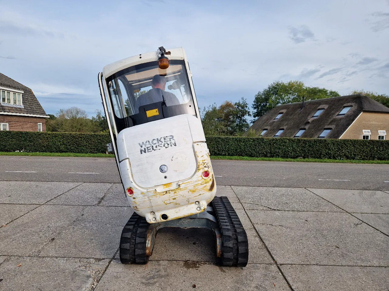WACKER NEUSON 2404RD, kan op een berghelling draaien - Máy xúc mini: hình 2 WACKER NEUSON 2404RD, kan op een berghelling draaien - Máy xúc mini: hình 2