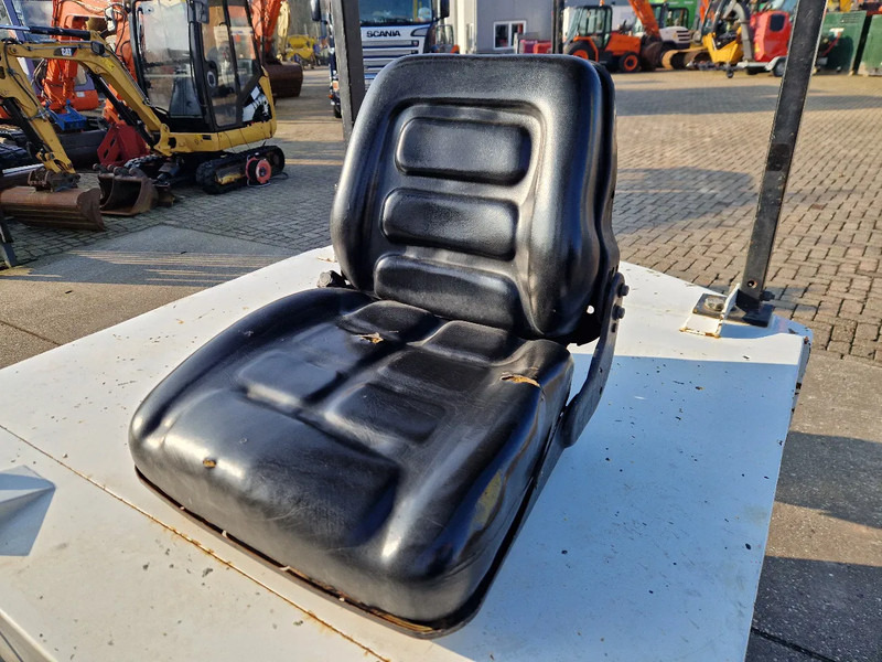Yale 4.5 ton elektrisch triplomast - Xe nâng điện: hình 5 Yale 4.5 ton elektrisch triplomast - Xe nâng điện: hình 5