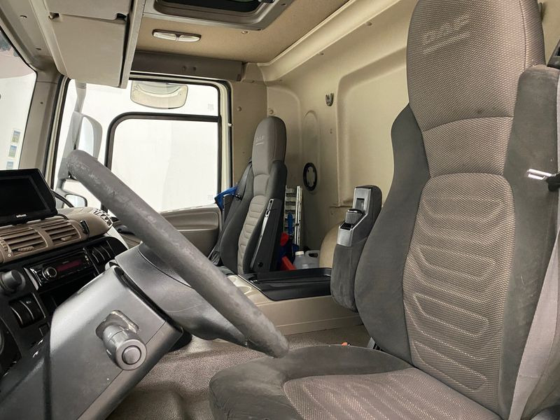 Xe tải hộp DAF CF65.250: hình 11 Xe tải hộp DAF CF65.250: hình 11