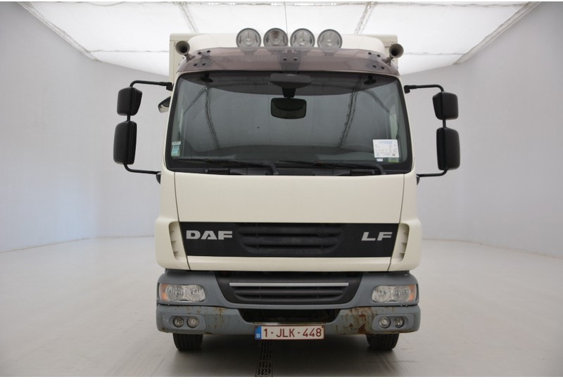 DAF LF45.180 - Xe tải hộp: hình 2 DAF LF45.180 - Xe tải hộp: hình 2