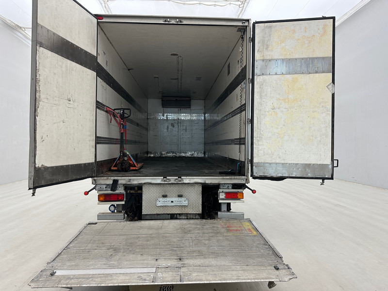 Mercedes-Benz Axor 1824 - Xe tải đông lạnh: hình 5 Mercedes-Benz Axor 1824 - Xe tải đông lạnh: hình 5