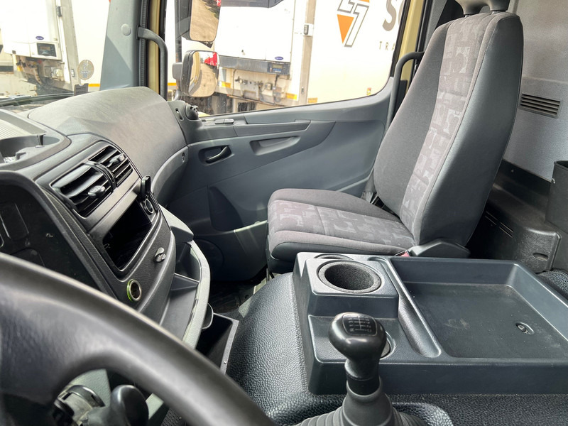 Xe tải thùng mui bạt Mercedes-Benz Axor 1828: hình 13