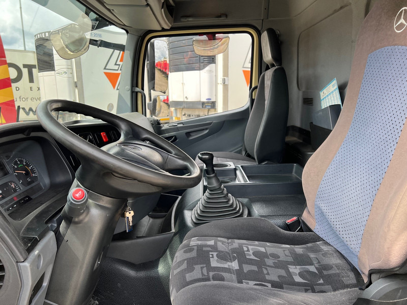 Xe tải thùng mui bạt Mercedes-Benz Axor 1828: hình 15