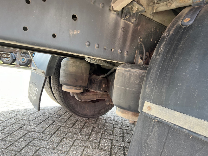 Xe tải thùng mui bạt Mercedes-Benz Axor 1828: hình 10