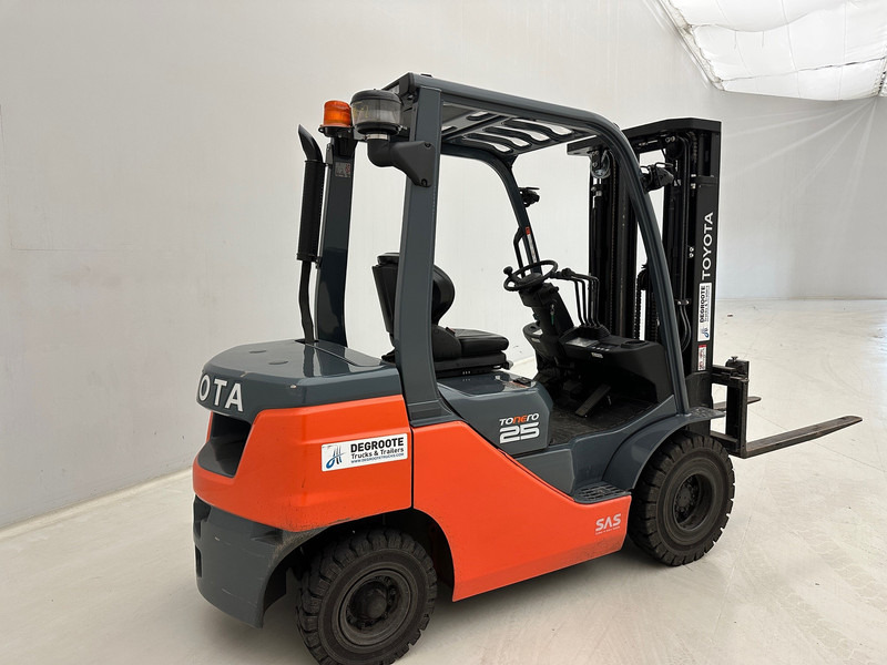 Toyota* 2022 Tonero 25 - Xe nâng diesel: hình 2 Toyota* 2022 Tonero 25 - Xe nâng diesel: hình 2