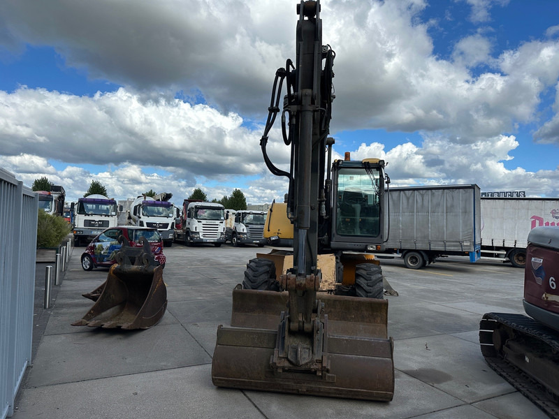 Volvo EW140 - Máy xúc bánh lốp: hình 2 Volvo EW140 - Máy xúc bánh lốp: hình 2