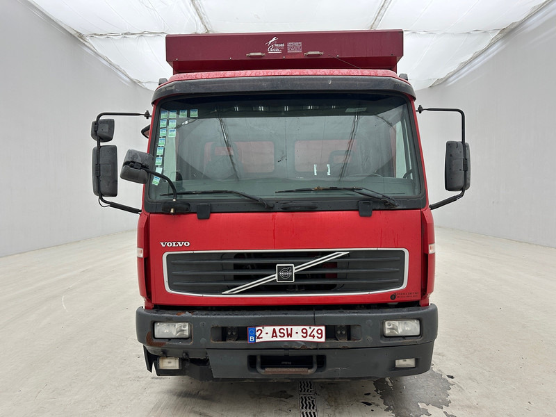 Volvo FL 220 - Xe tải thùng mui bạt: hình 2 Volvo FL 220 - Xe tải thùng mui bạt: hình 2