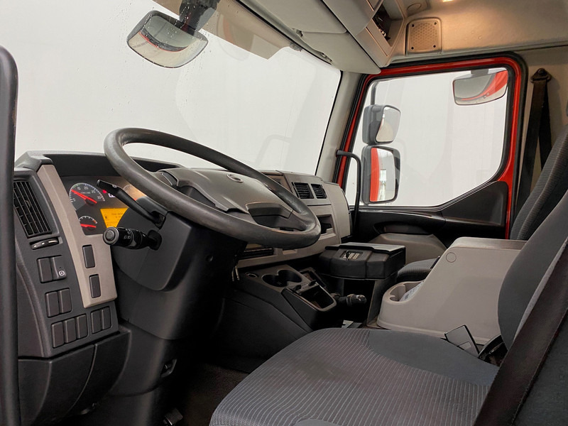 Xe tải hộp Volvo FL 240: hình 7